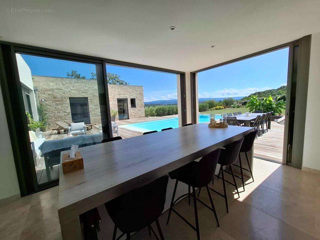 Maison contemporaine haut gamme  220 m2 - photo 6