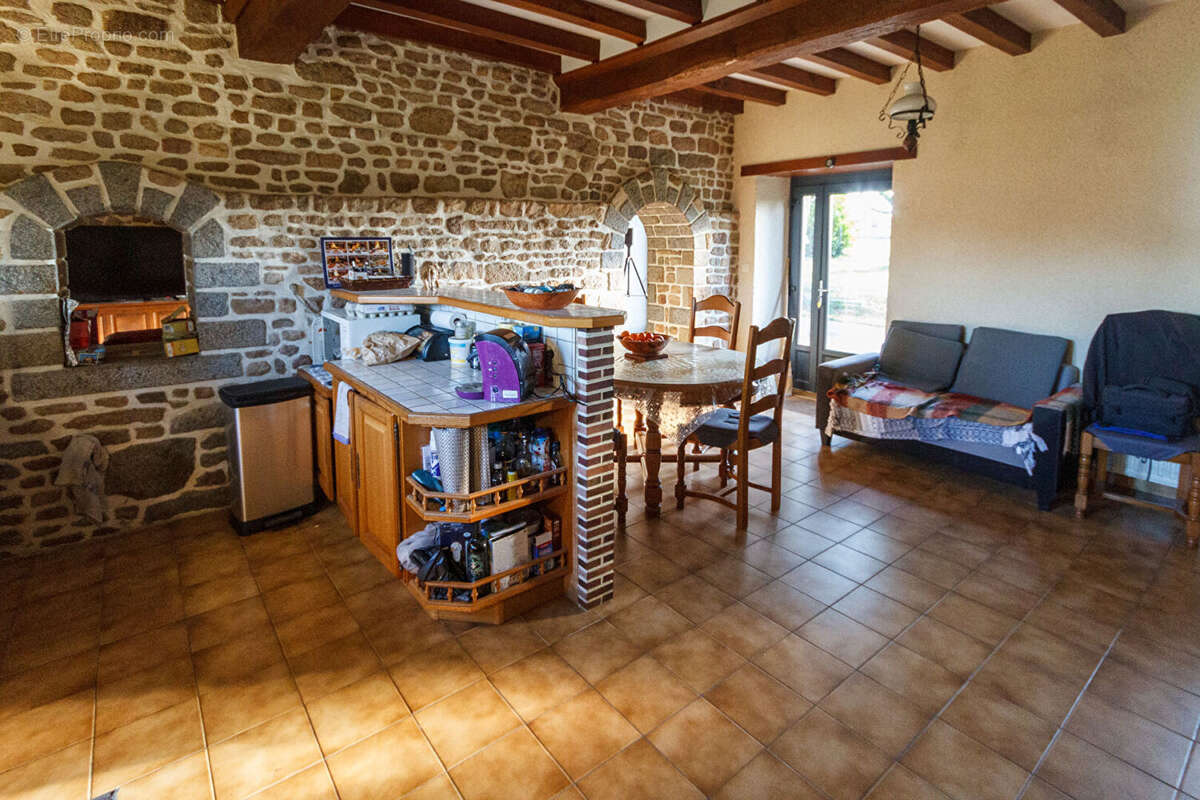 Maison à SAINTE-PIENCE