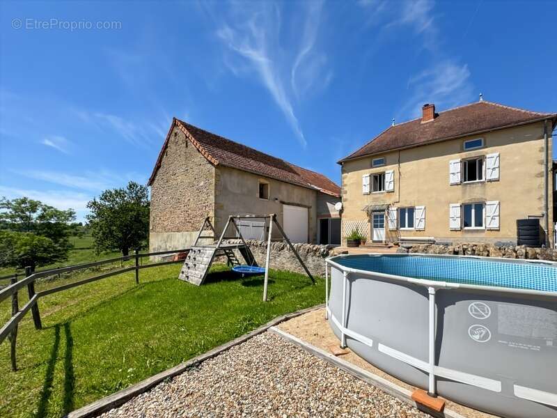 Maison à LA CLAYETTE