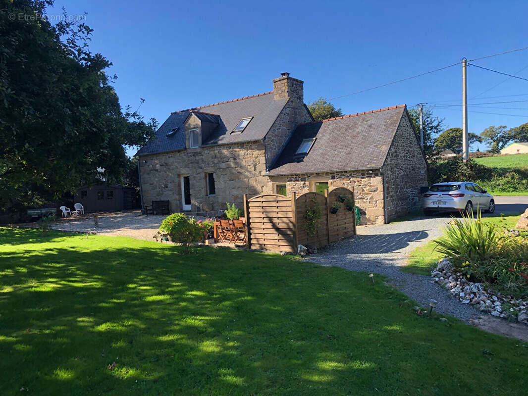 Maison à MAEL-CARHAIX