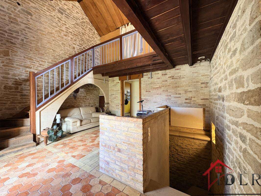 Maison authentique 5 pièces de 200m2 - photo 4