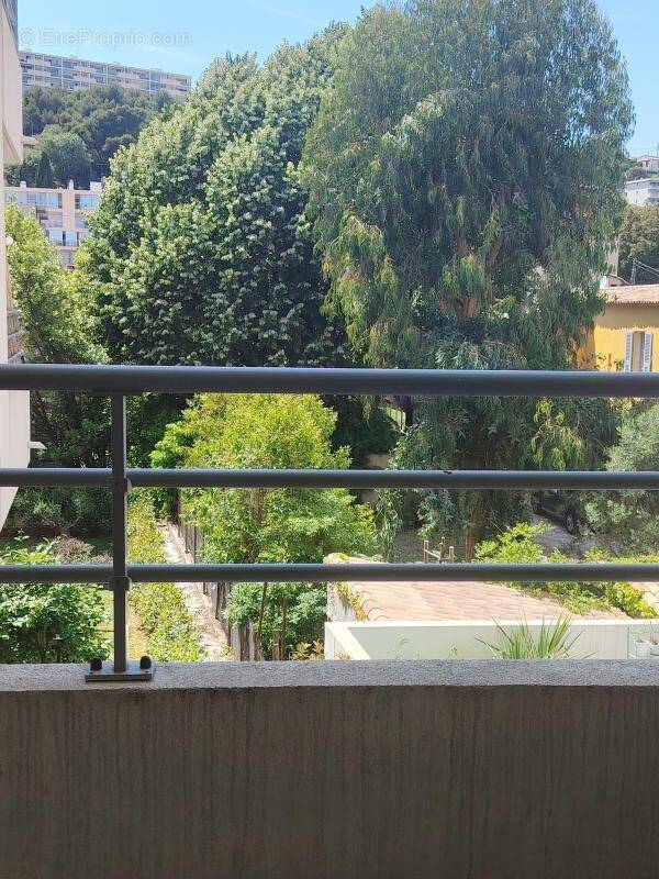 Appartement à SAINT-LAURENT-DU-VAR