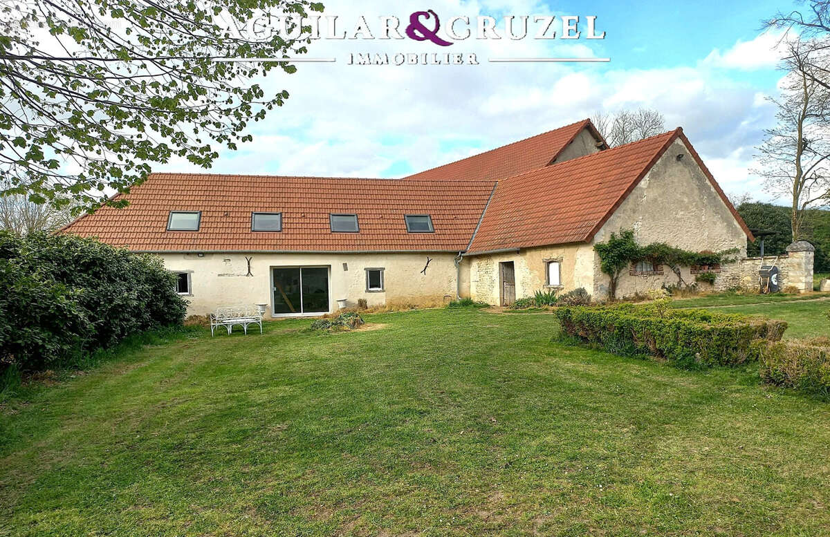 Maison à SAINTE-THORETTE