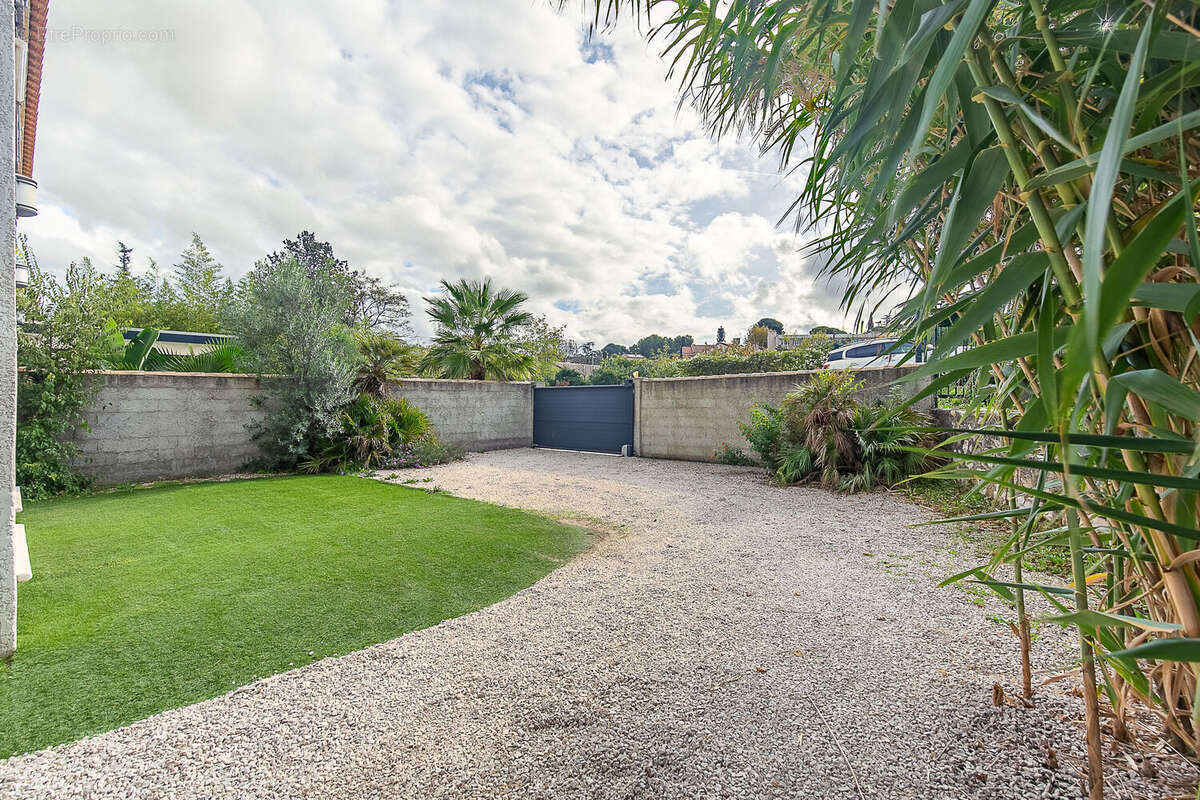 Photo 2 - Maison à AUBAGNE