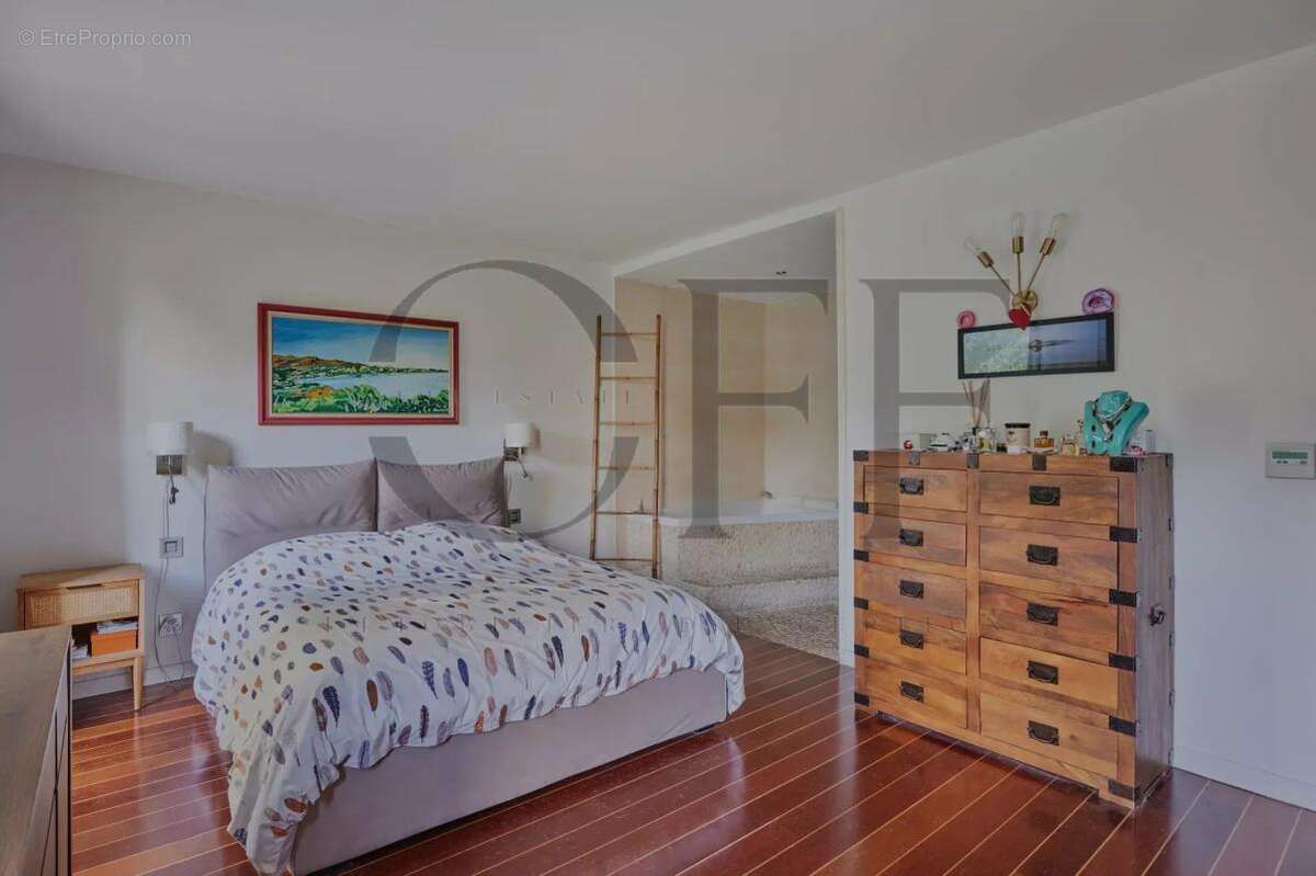 Appartement à MARSEILLE-7E