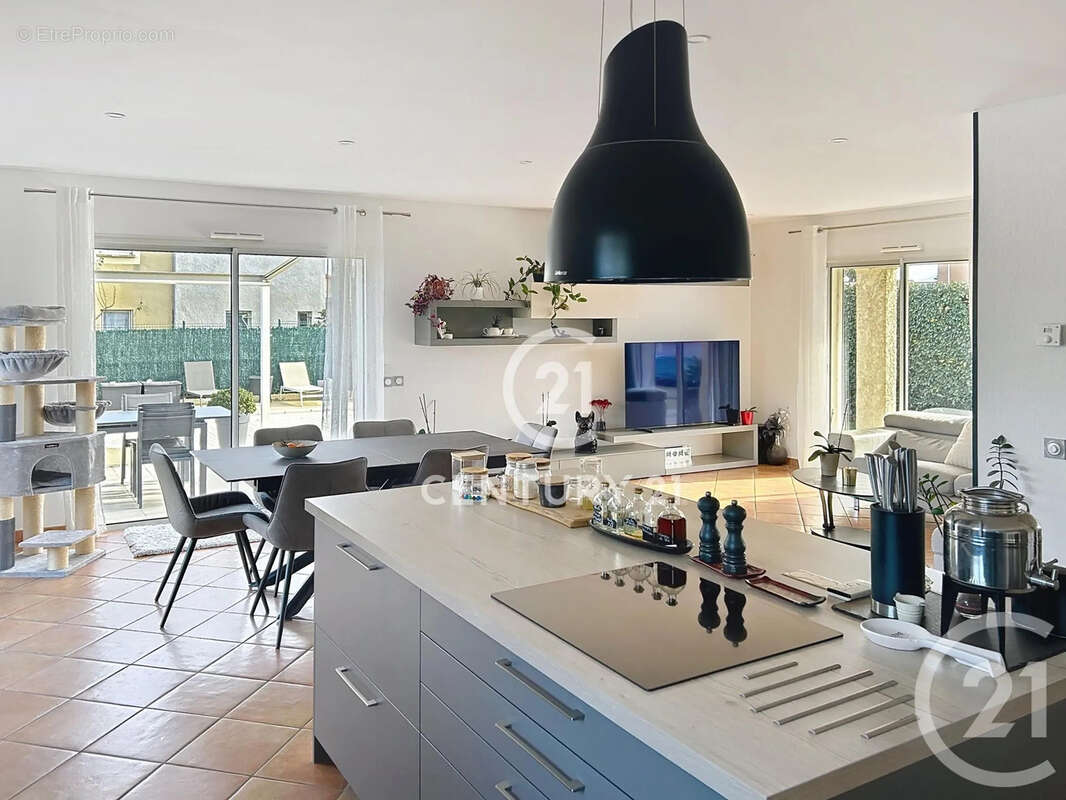 Maison à LATOUR-BAS-ELNE