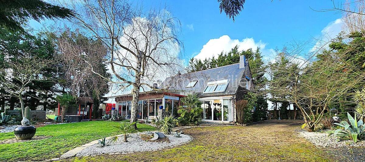 Maison à SOULAIRE-ET-BOURG