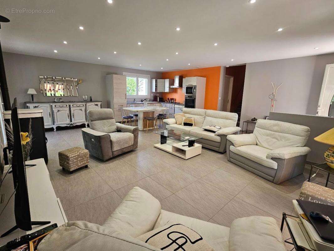 Villa semi-plain-pied - 5 pièces – Cournon-d’Auvergne - photo 24