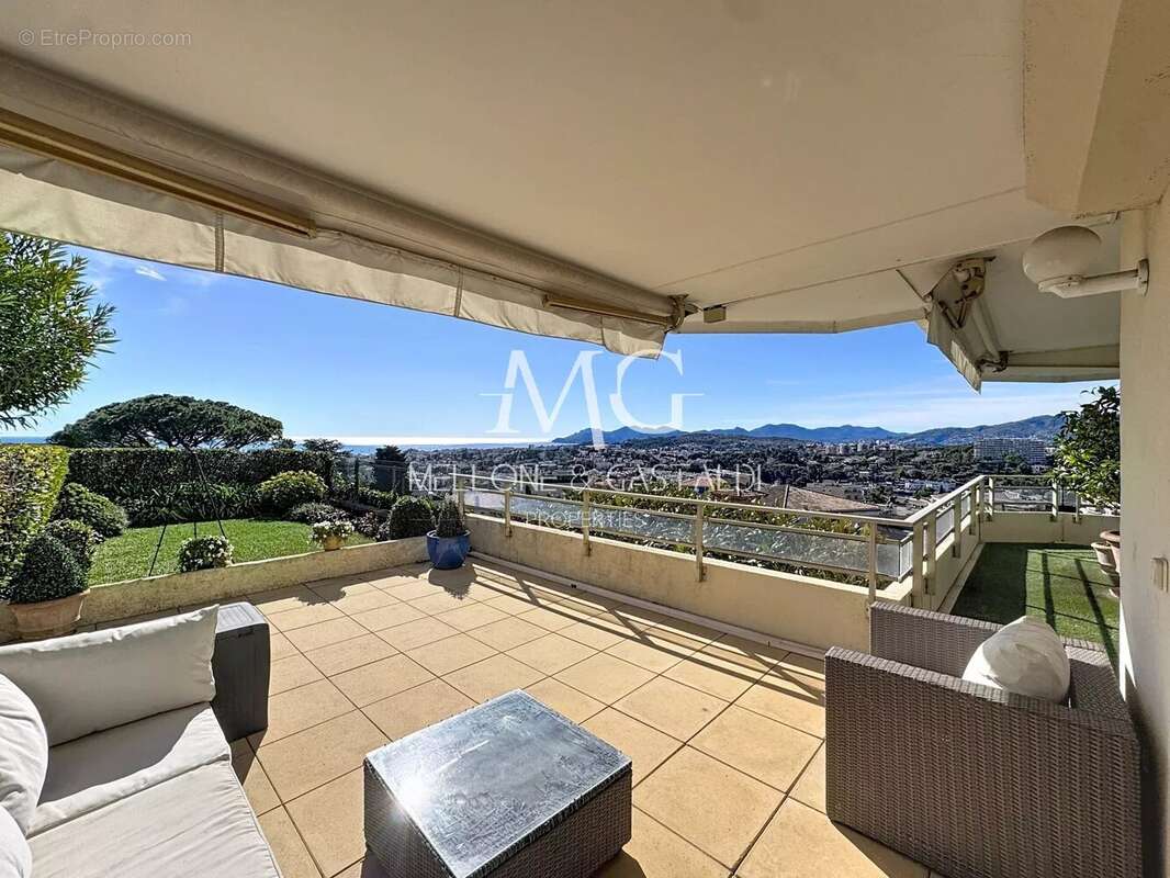 Appartement à LE CANNET