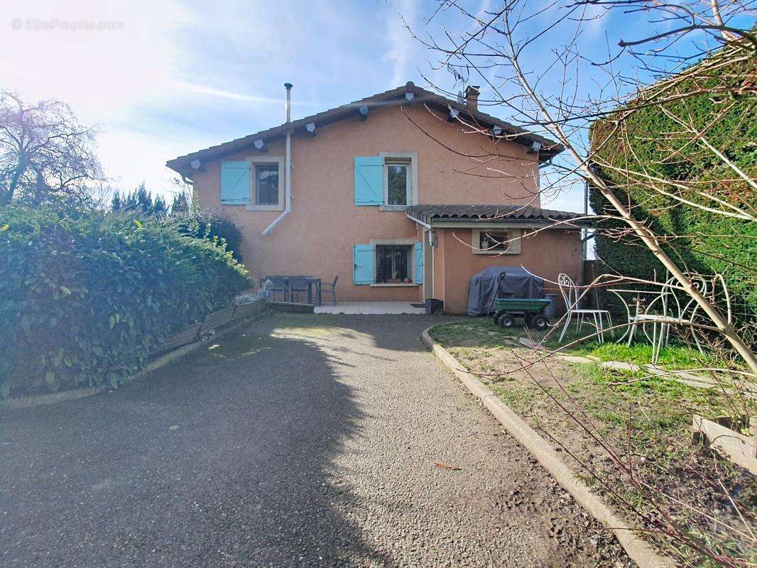 Maison à SAINT-PIERRE-DE-CHANDIEU