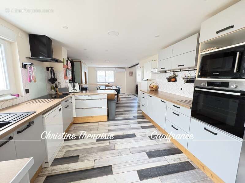 Maison à vendre 5 chambres - 2 salles d'eau - 2 wc - Garage - Terrain - Quartier Dix Ecus/Valentin Saint Hilaire de Riez, à la l - photo 4