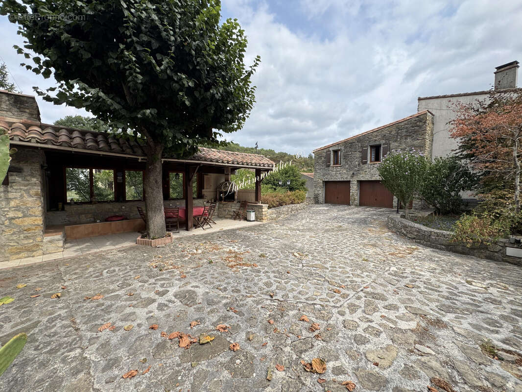 Maison à COUIZA