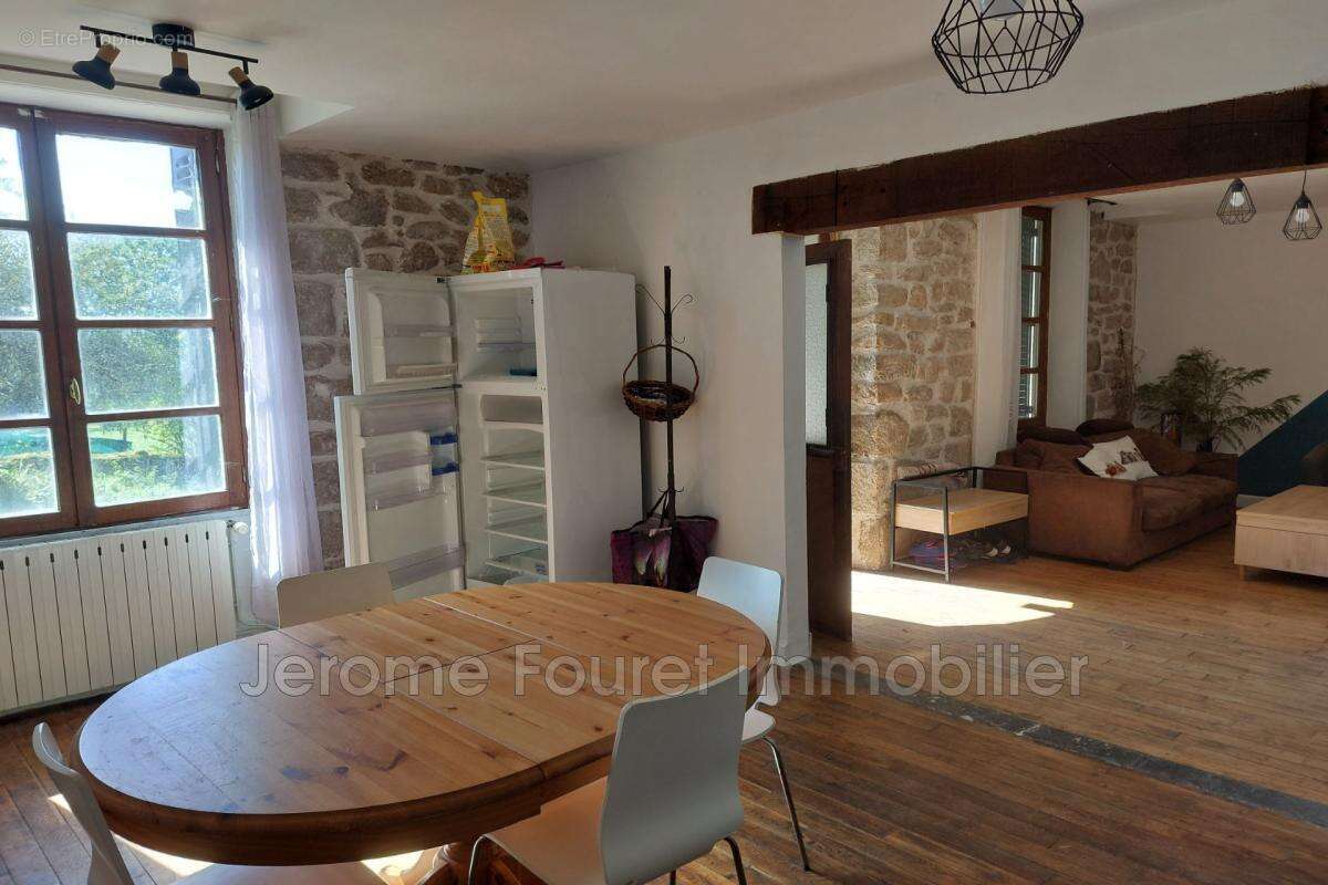 Maison à EGLETONS