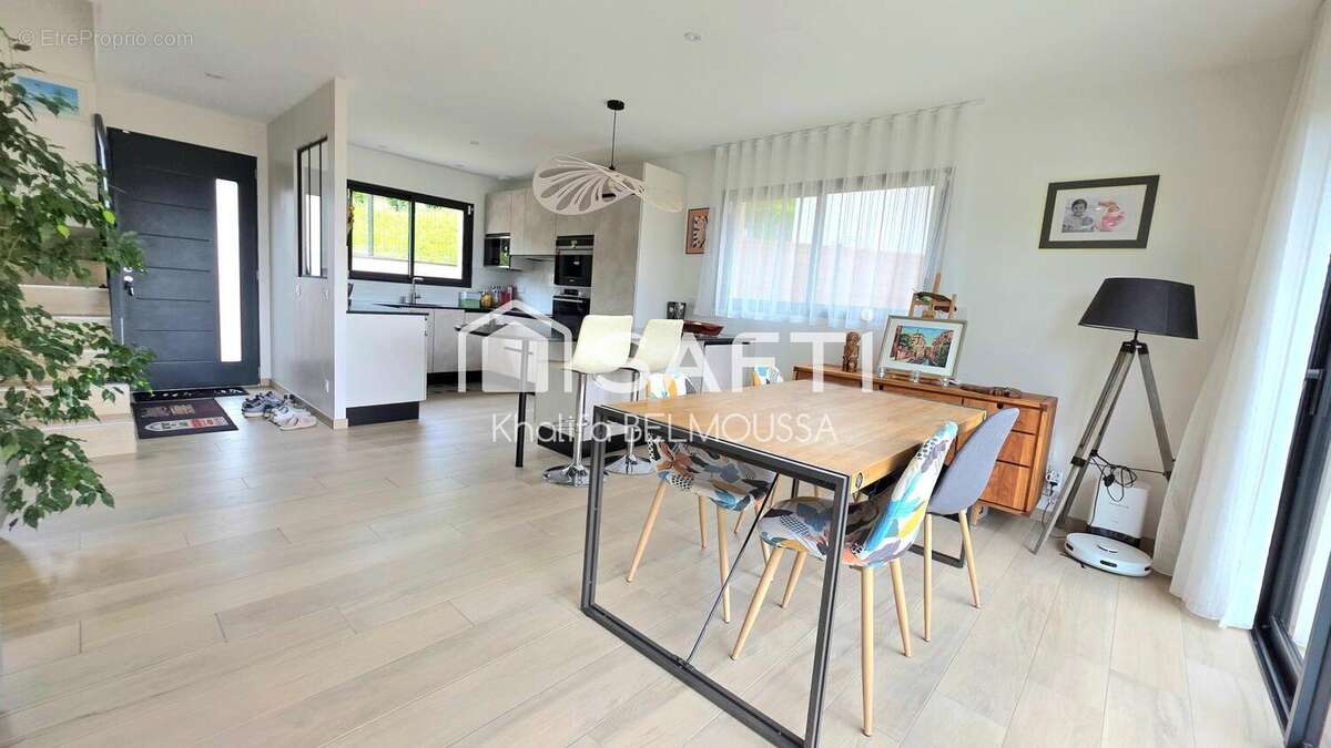 Photo 6 - Maison à DRUMETTAZ-CLARAFOND