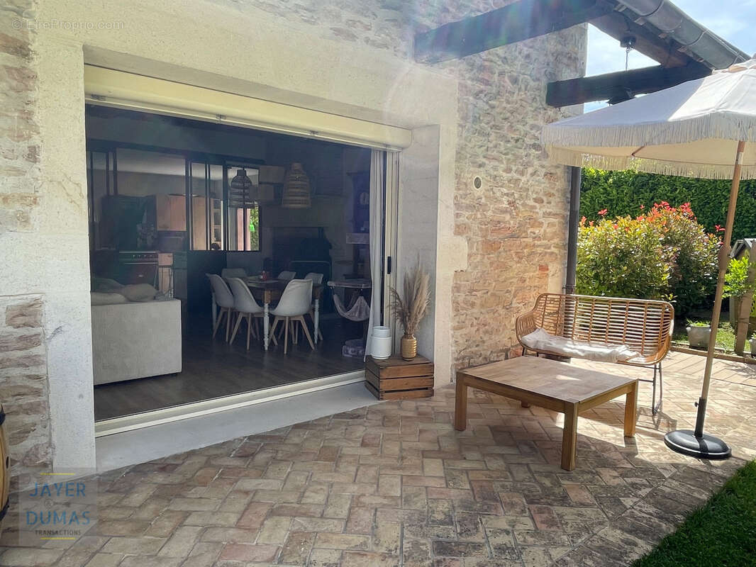 ALLERIOT - Magnifique demeure 6 Chambres, vaste Garage et Piscine - - photo 7
