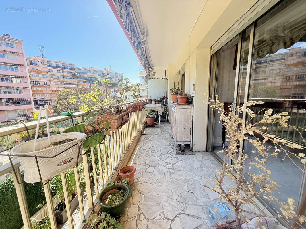 Appartement à LE CANNET