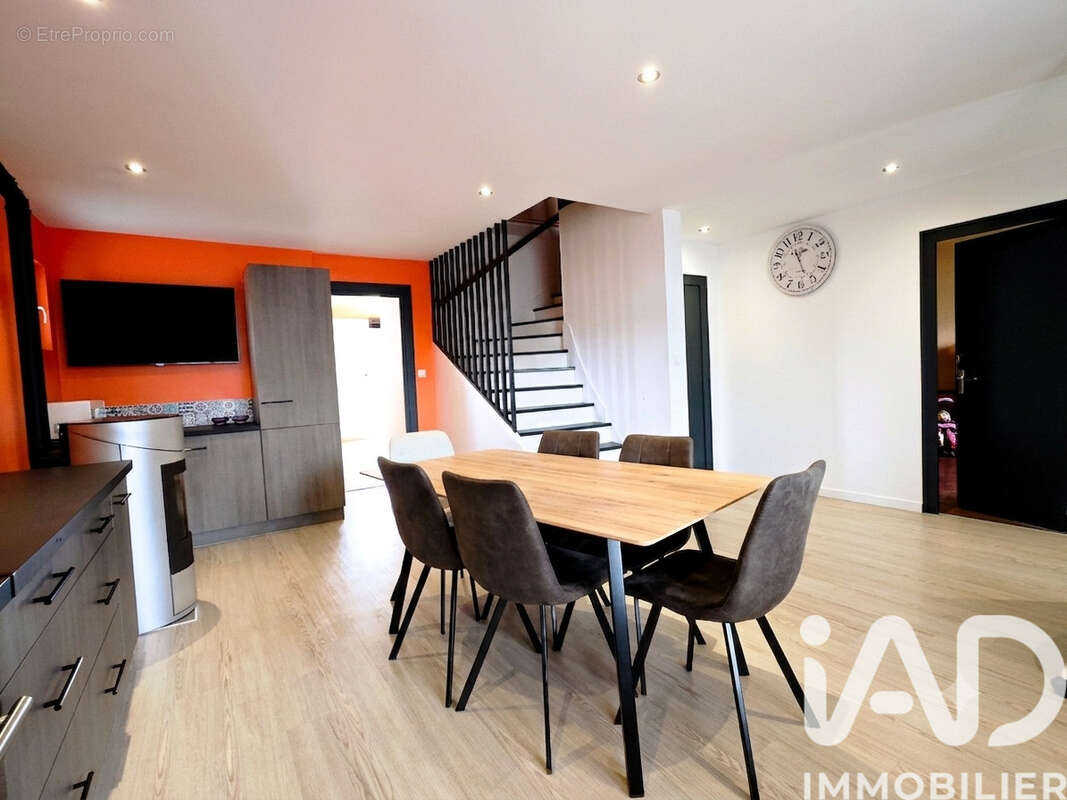 Maison 134 m² à Le Gicq  - photo 5