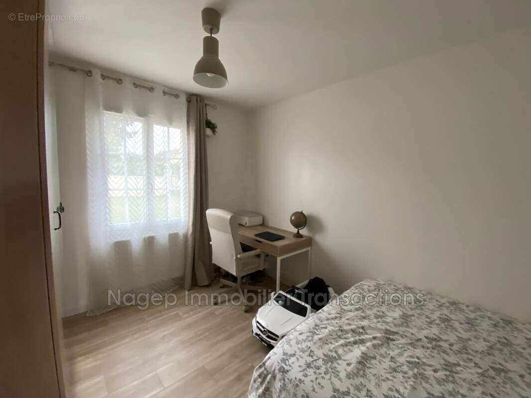 Maison à SAINT-REMY-EN-ROLLAT