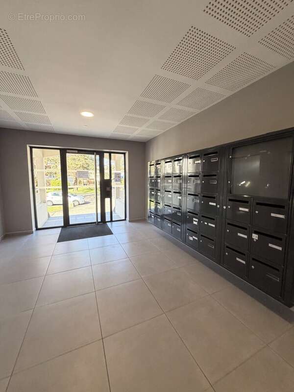Appartement à PIERRE-BENITE