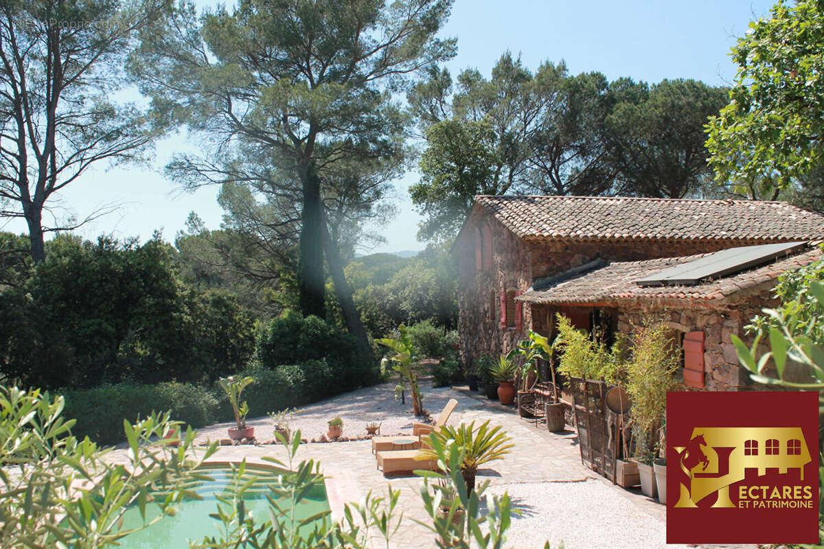 Maison à ROQUEBRUNE-SUR-ARGENS