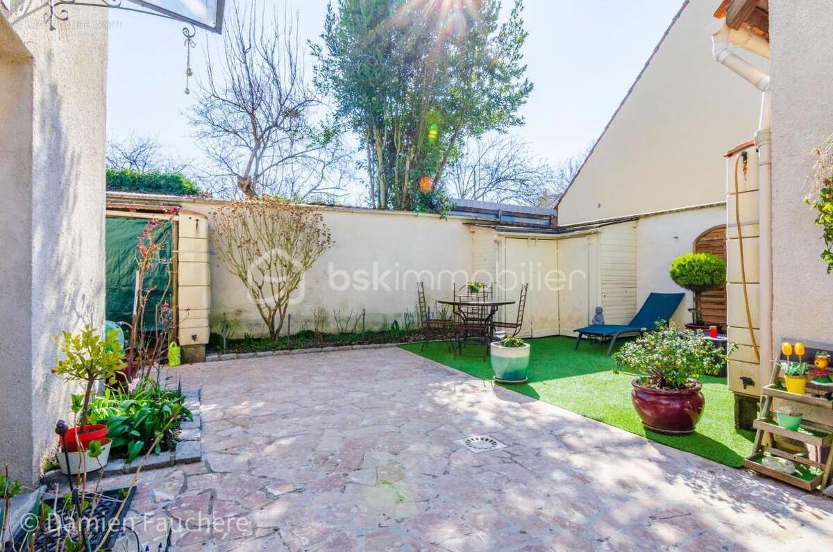 Maison à DAMMARIE-LES-LYS