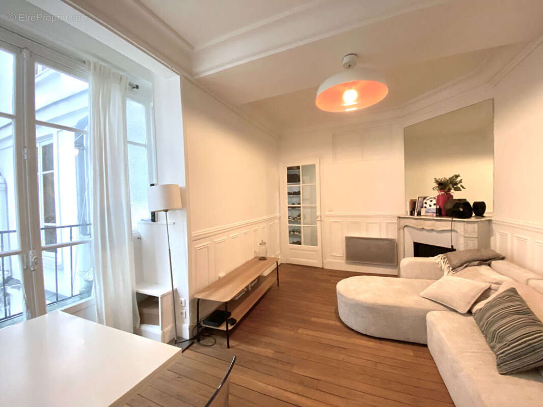 Appartement à PARIS-7E