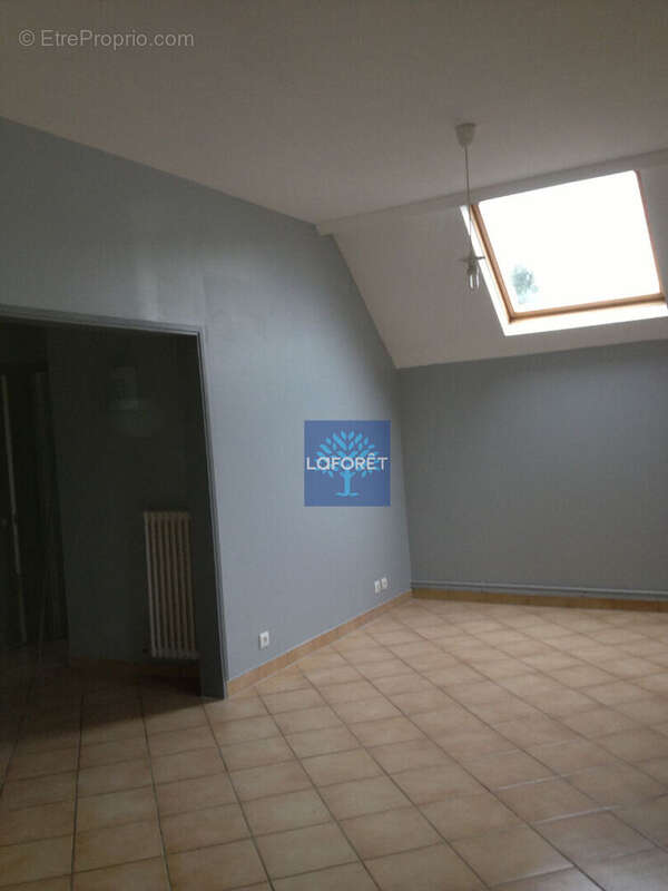 Appartement à JUZIERS