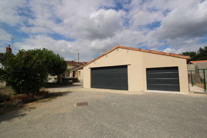 Maison à SAINT-GENEST-D&#039;AMBIERE