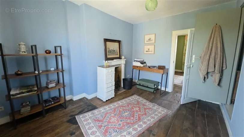 À vendre : maison de 2 chambres avec cour enchantée à Bellac (87) - photo 8