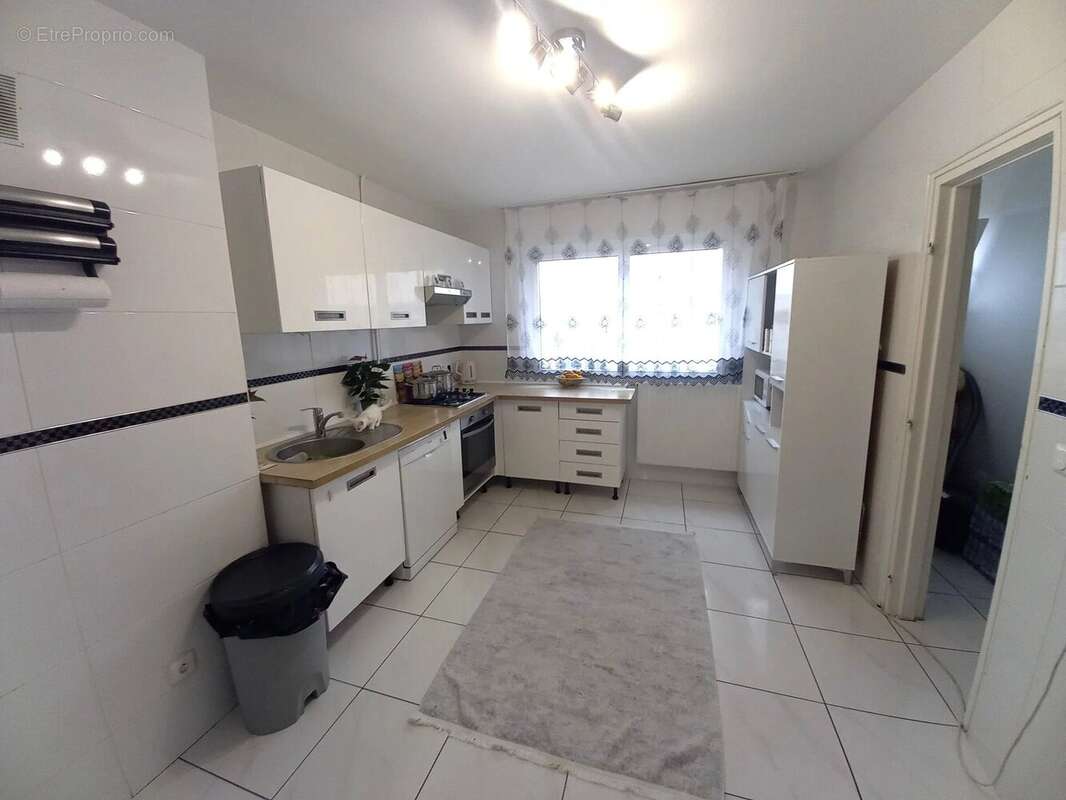 Appartement à CLICHY-SOUS-BOIS