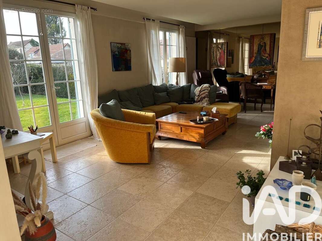 Photo 3 - Maison à SAINT-JULIEN-LES-VILLAS
