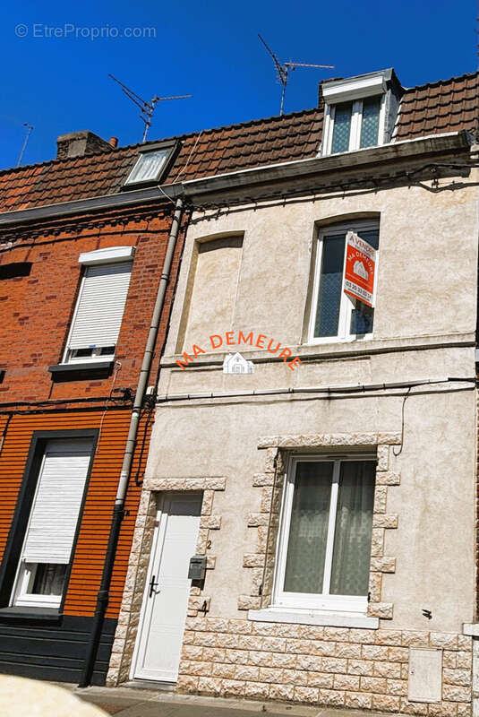 Maison à CROIX