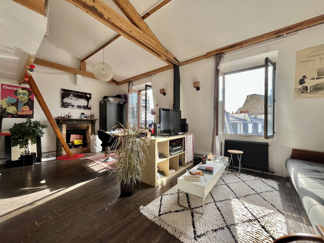 Appartement à PARIS-18E