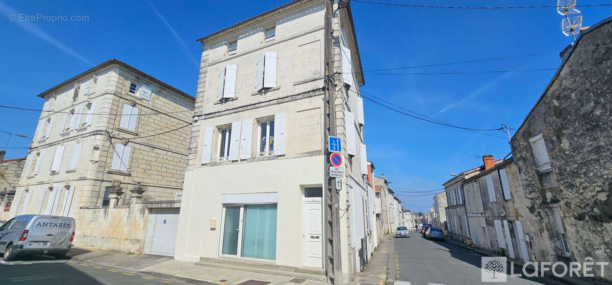 Maison à SAINTES