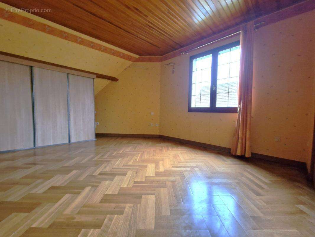 Maison à LE MESNIL-ESNARD