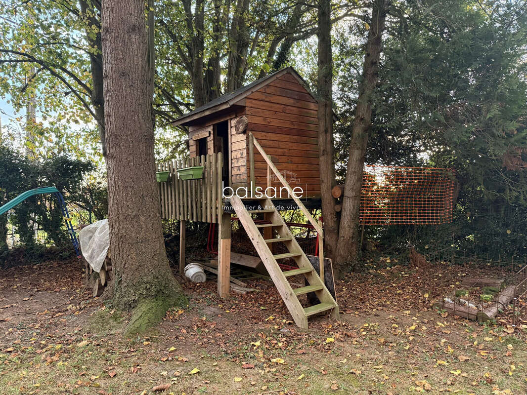 Maison à SAINT-OUEN-DE-THOUBERVILLE