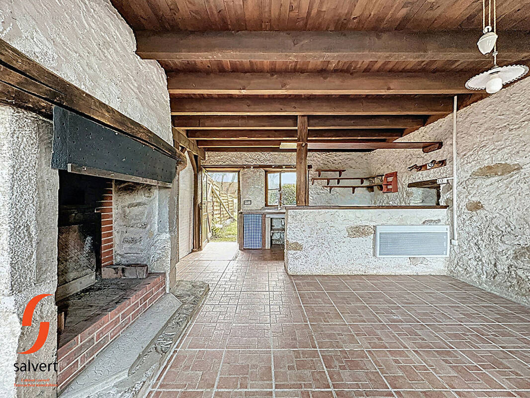 Maison à DURDAT-LAREQUILLE