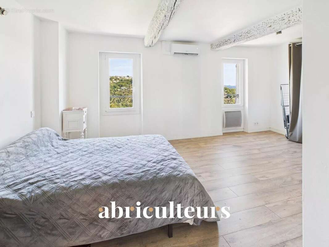 Appartement à CALLIAN