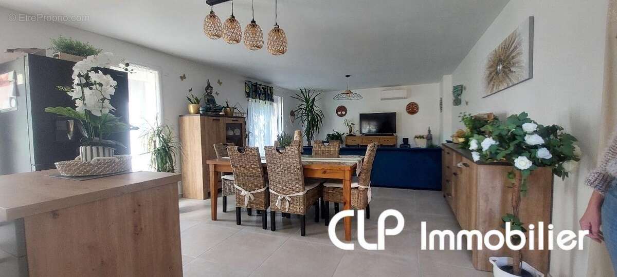 Maison 282 m² à Malataverne  - photo 7