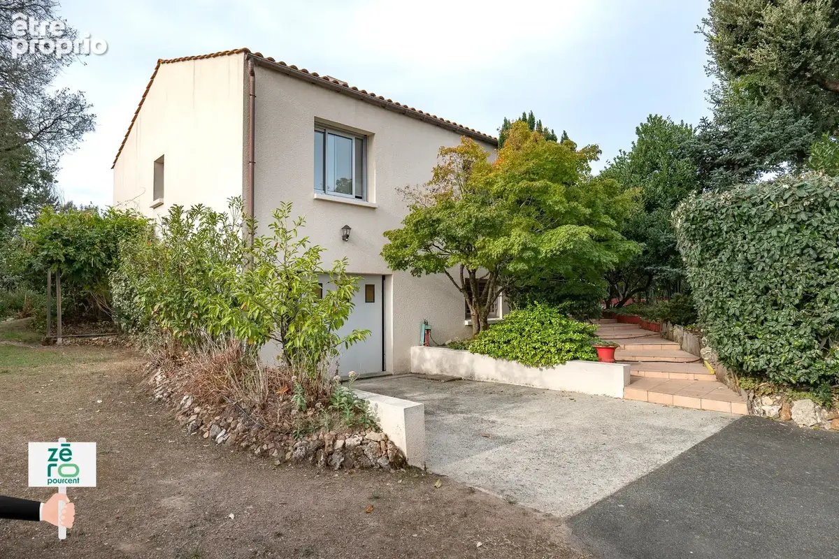 Maison d’architecte avec piscine à Avrillé   124 m2 habitables, sous-sol intégral et parc arboré de plus de 2 - photo 2