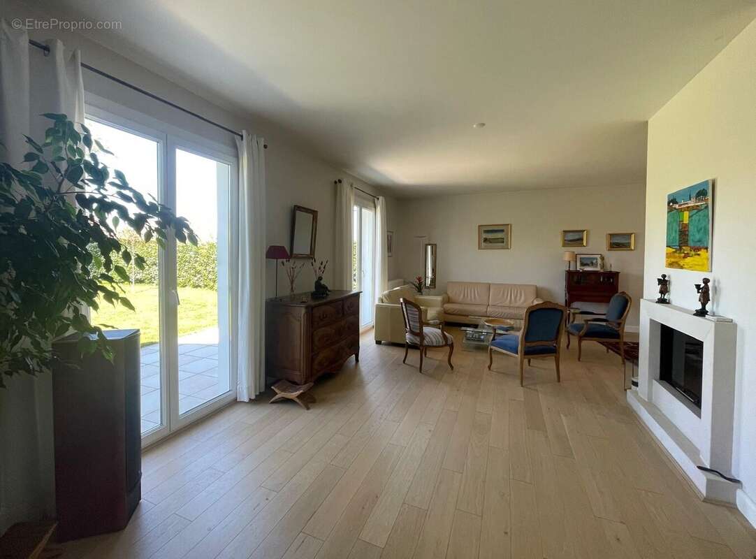 Maison à SAINT-DOULCHARD