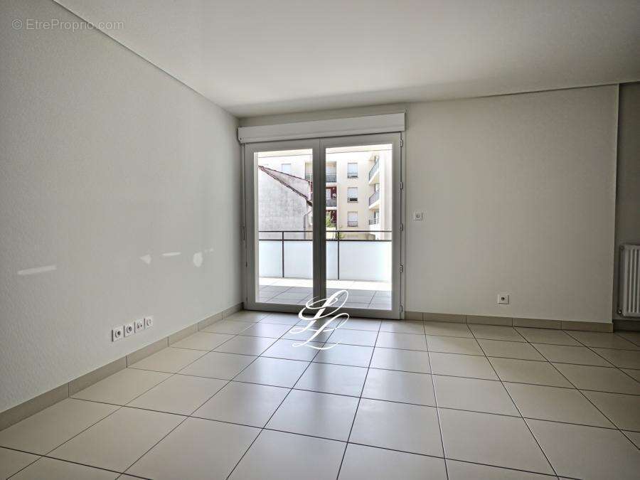 Appartement 64 m² à Joue-Les-Tours  - photo 430