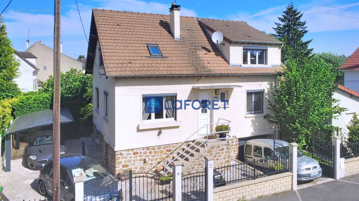 Maison à SAVIGNY-SUR-ORGE