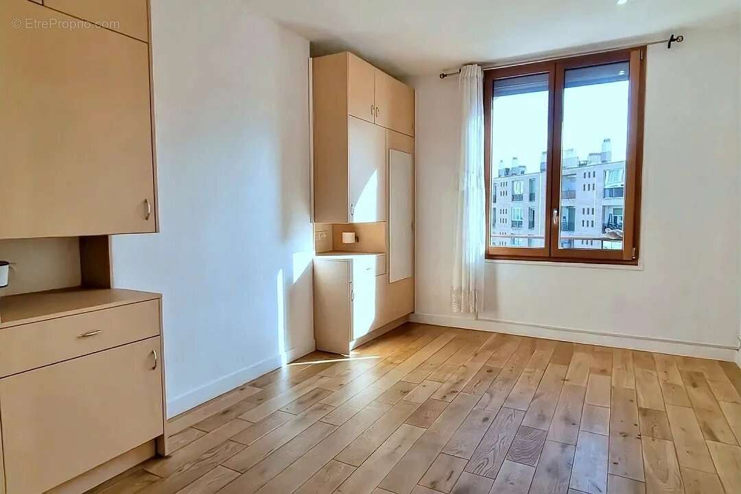 Appartement à MARSEILLE-2E
