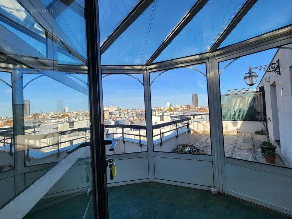Appartement à PARIS-14E