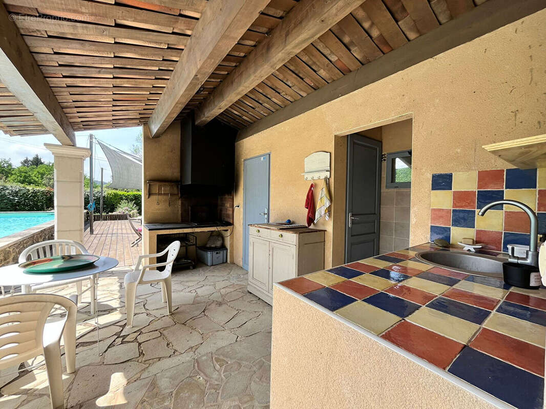 Maison à SUZE-LA-ROUSSE