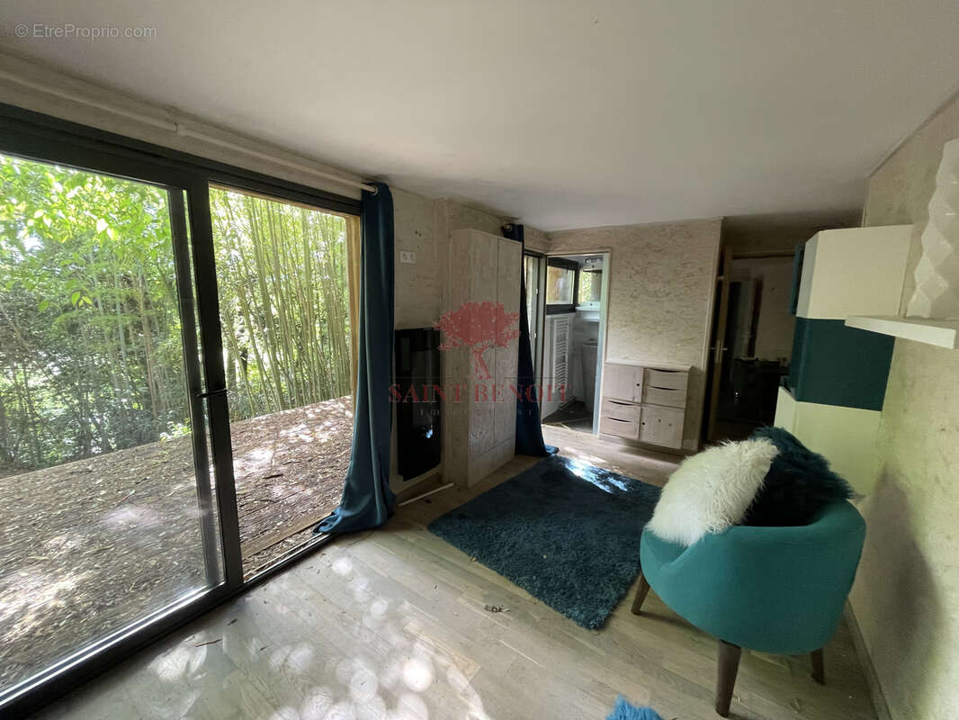 Maison de type t3 sur 2 niveaux et un appartement de type t2 sur une parcelle arboree de 6069m2 avec un bassin - photo 24