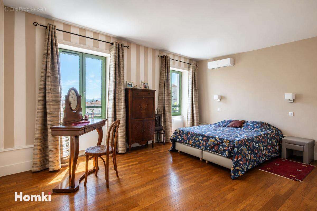 Maison de ville T5 de 215 m2 à Lucenay 69480 - photo 10