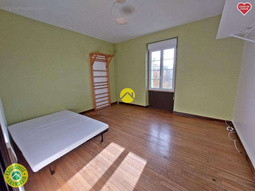 Maison à MOULINS-EN-TONNERROIS