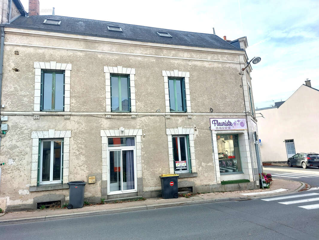 Maison à SAINT-VARENT